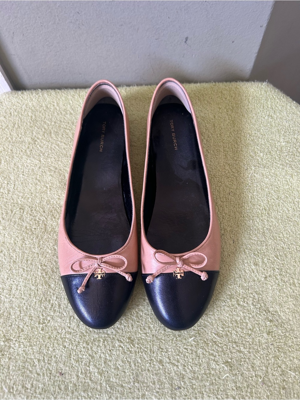 Tory Burch Tan and Black Cap-Toe Ballet Flats Sz 9